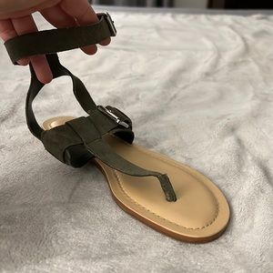Like new! Size 8 Marc Fisher olive green leather sandals
